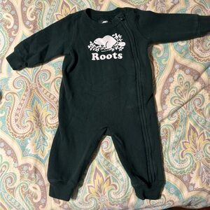 Roots Baby Romper Sweatsuit! Size M (6-12m)